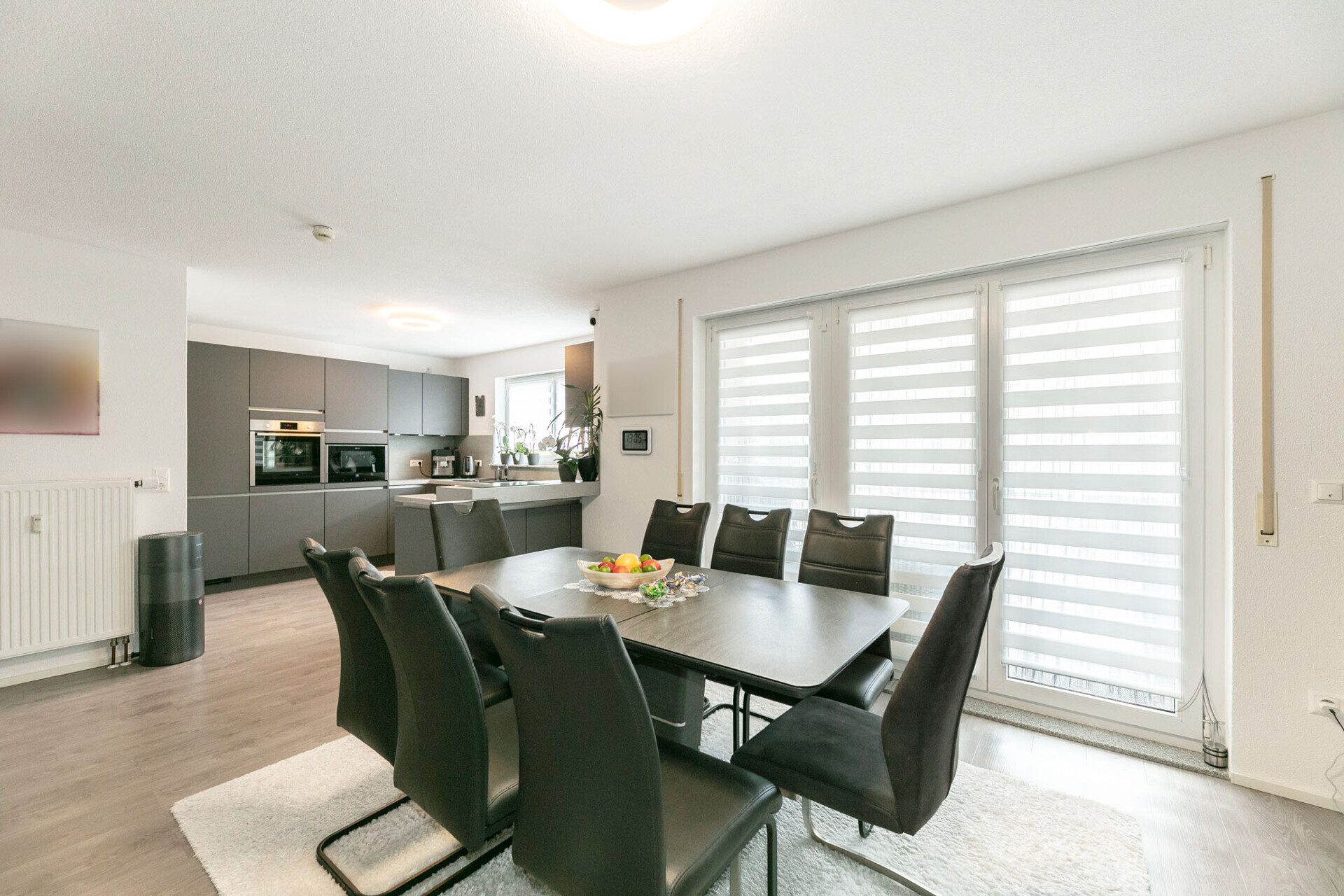 Immobilienangebot - Ulm - Alle - Großzügig wohnen, stilvoll leben -
Moderne 4-Zi-Wohnung mit Aufzug & Balkon