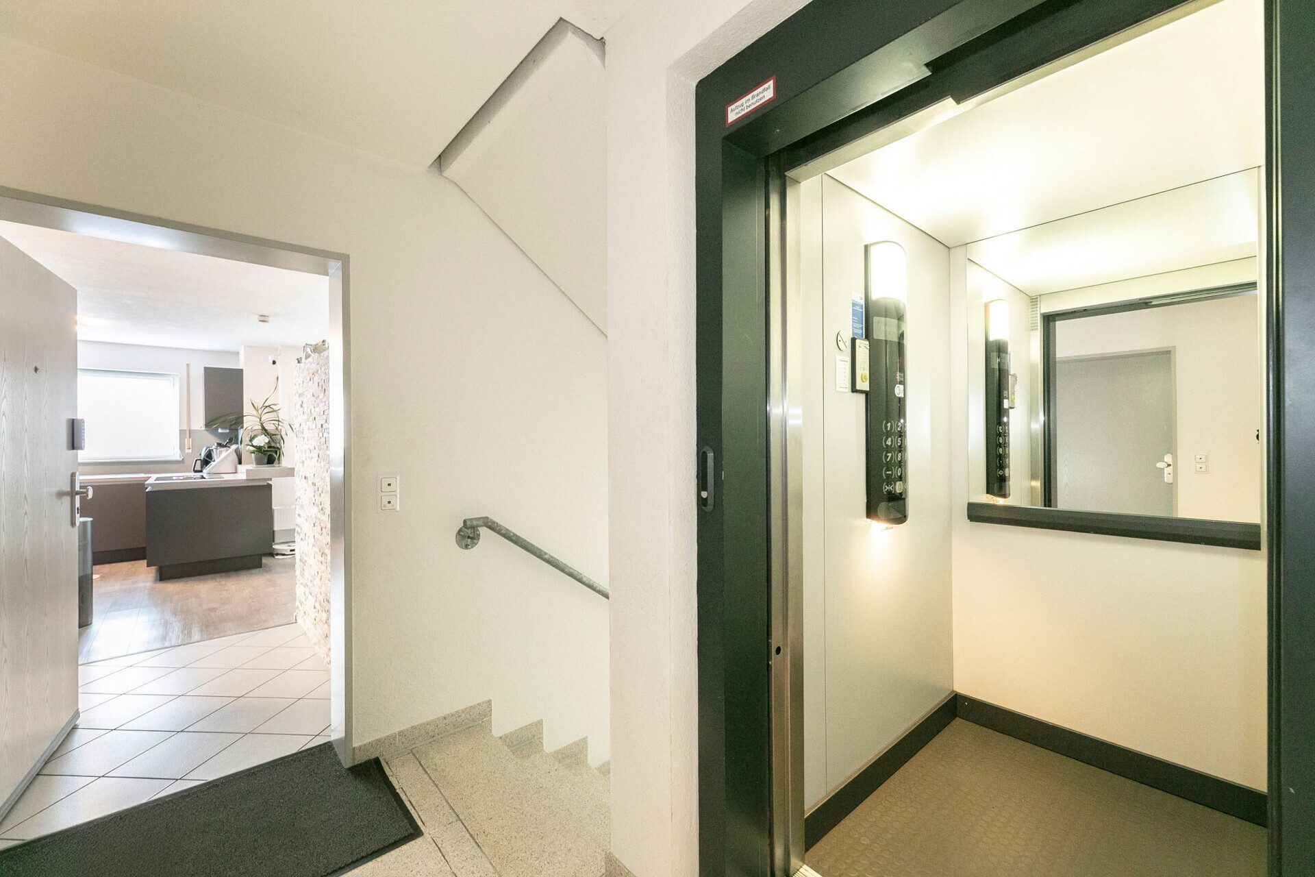 Immobilienangebot - Ulm - Alle - Großzügig wohnen, stilvoll leben -
Moderne 4-Zi-Wohnung mit Aufzug & Balkon