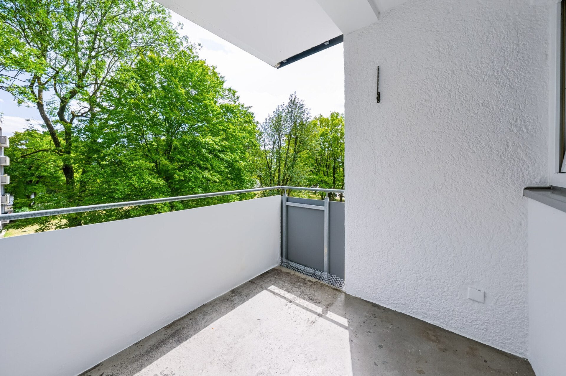 Immobilienangebot - Ulm - Alle - Ruhige 2-Zimmer-Wohnung mit Balkon, Aufzug und Garage!