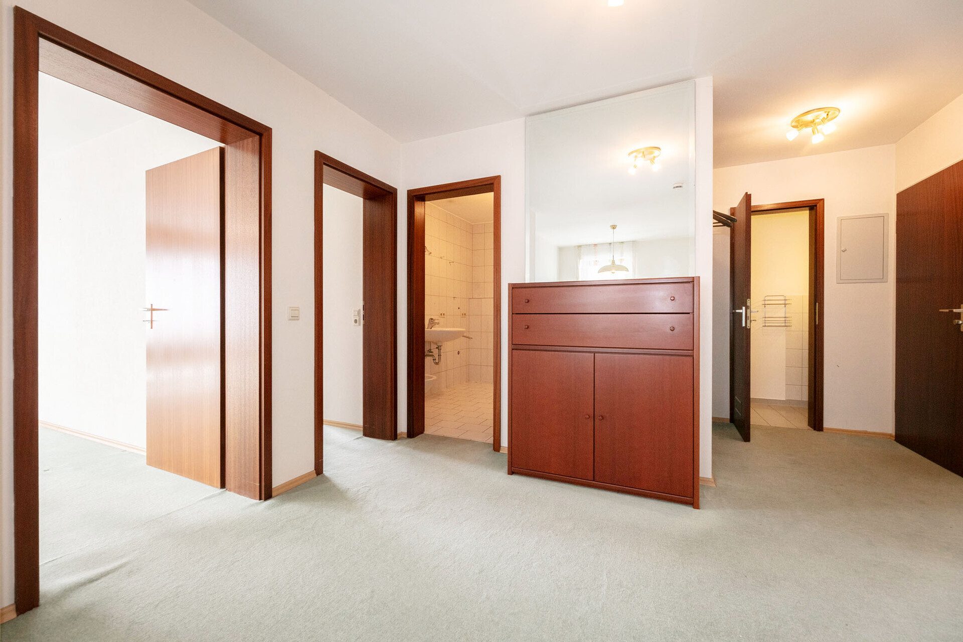 Immobilienangebot - Neu-Ulm / Pfuhl - Alle - Leerstehende 3,5-Zimmer-Wohnung mit sonnigem Süd-West Balkon