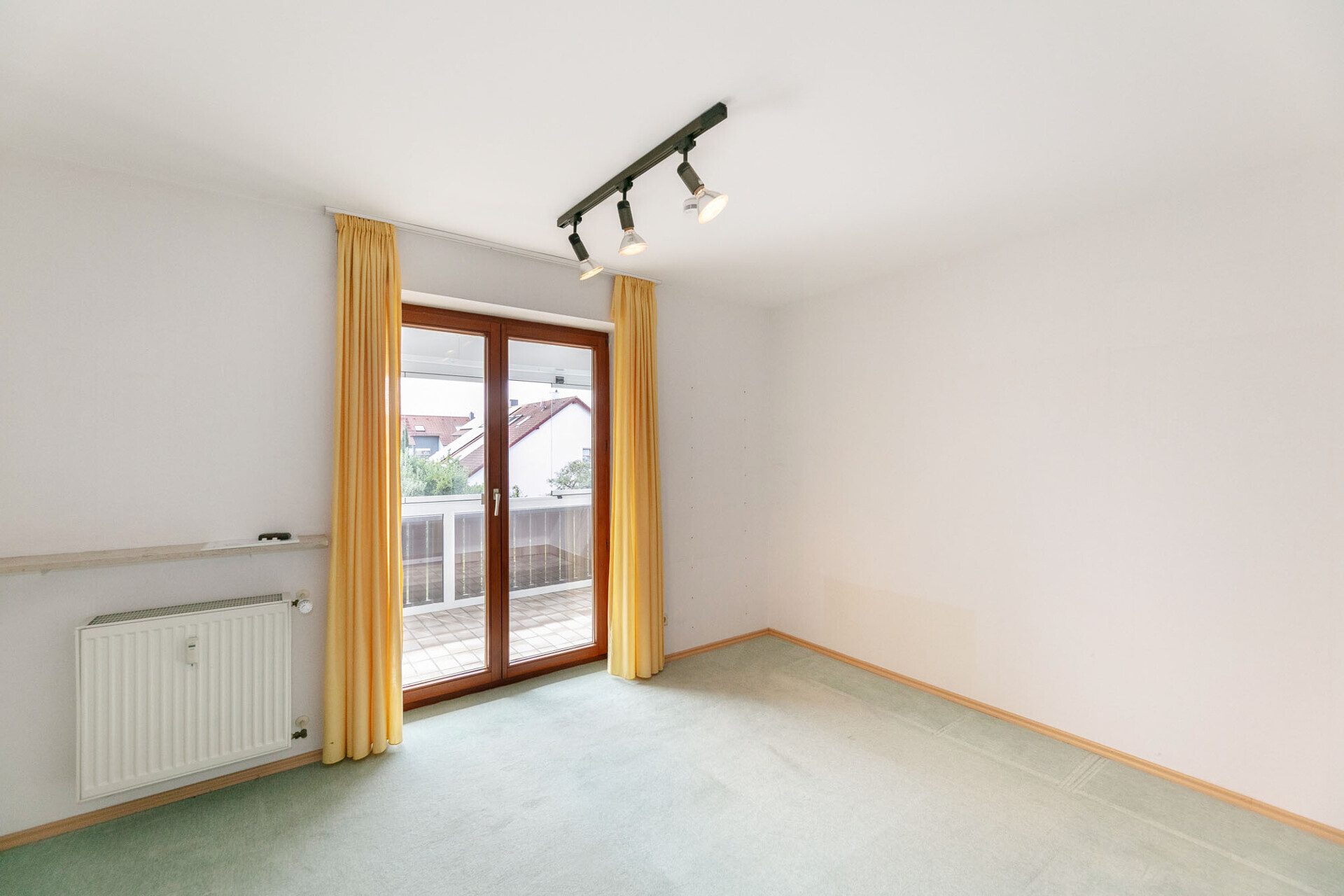 Immobilienangebot - Neu-Ulm / Pfuhl - Alle - Leerstehende 3,5-Zimmer-Wohnung mit sonnigem Süd-West Balkon
