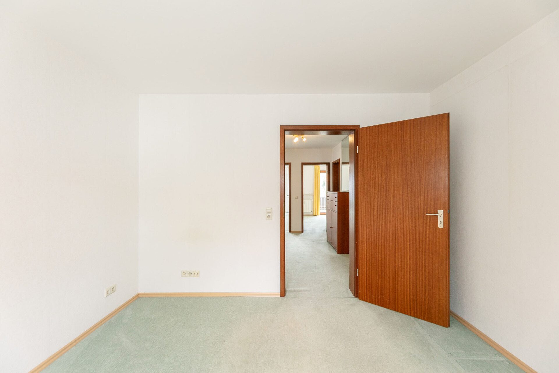 Immobilienangebot - Neu-Ulm / Pfuhl - Alle - Leerstehende 3,5-Zimmer-Wohnung mit sonnigem Süd-West Balkon