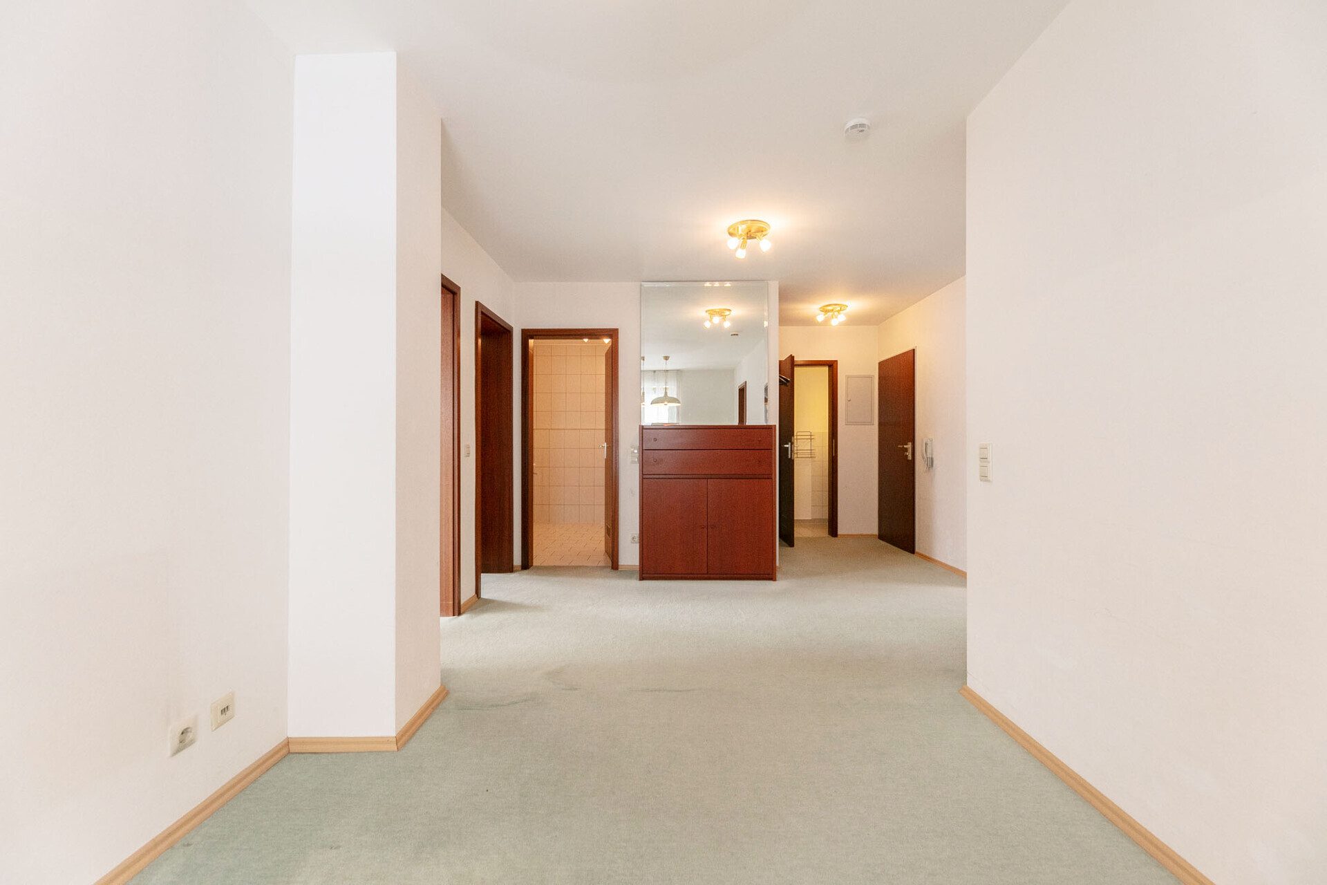 Immobilienangebot - Neu-Ulm / Pfuhl - Alle - Leerstehende 3,5-Zimmer-Wohnung mit sonnigem Süd-West Balkon