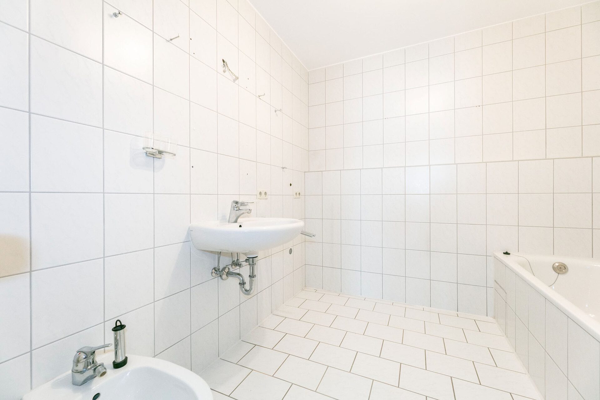 Immobilienangebot - Neu-Ulm / Pfuhl - Alle - Leerstehende 3,5-Zimmer-Wohnung mit sonnigem Süd-West Balkon