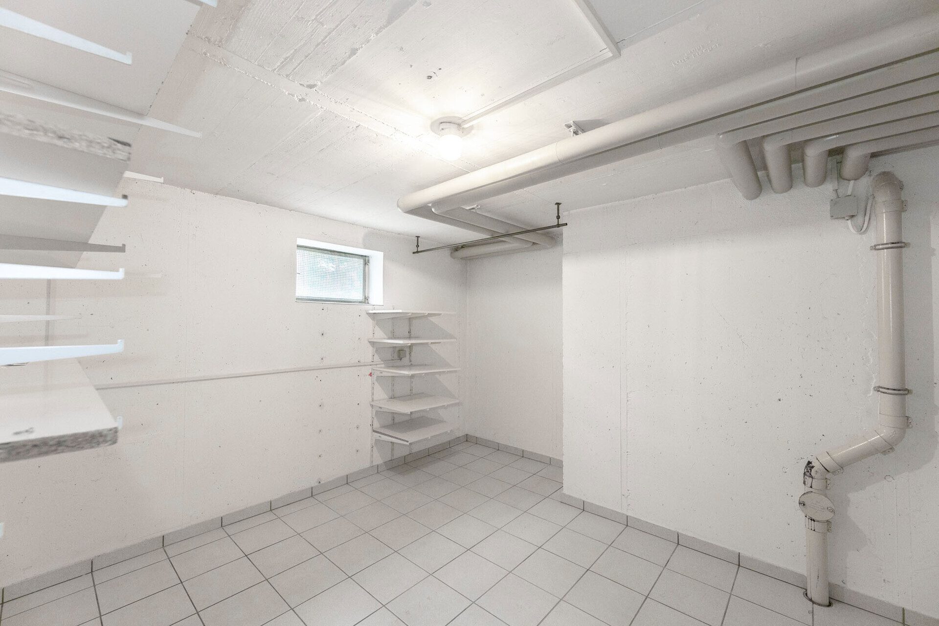 Immobilienangebot - Neu-Ulm / Pfuhl - Alle - Leerstehende 3,5-Zimmer-Wohnung mit sonnigem Süd-West Balkon
