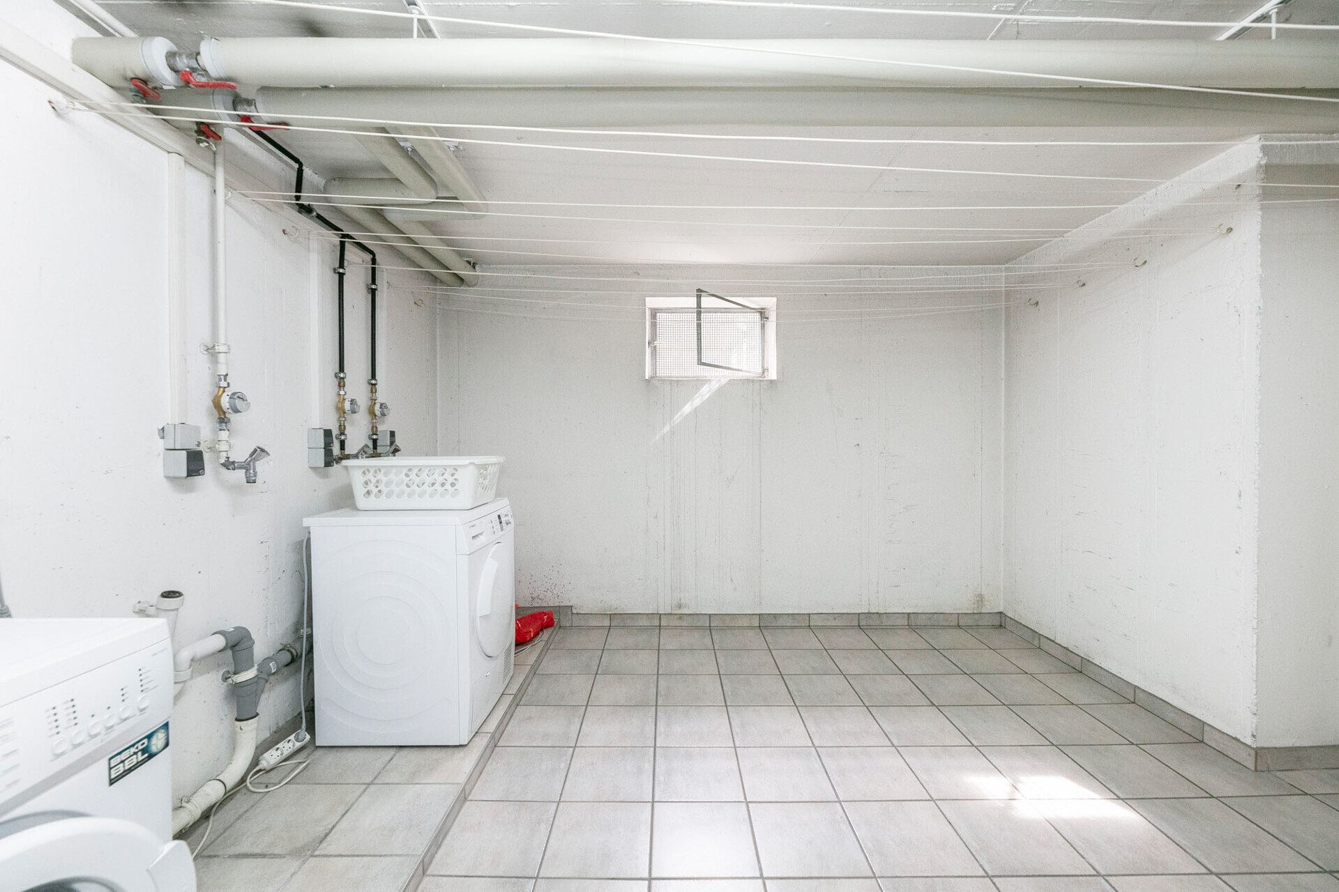 Immobilienangebot - Neu-Ulm / Pfuhl - Alle - Leerstehende 3,5-Zimmer-Wohnung mit sonnigem Süd-West Balkon