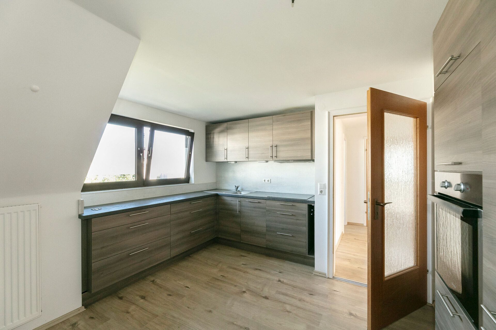 Immobilienangebot - Neu-Ulm/Burlafingen - Alle - Wohnen und Arbeiten unter einem Dach - großes ZFH mit viel Lagerfläche