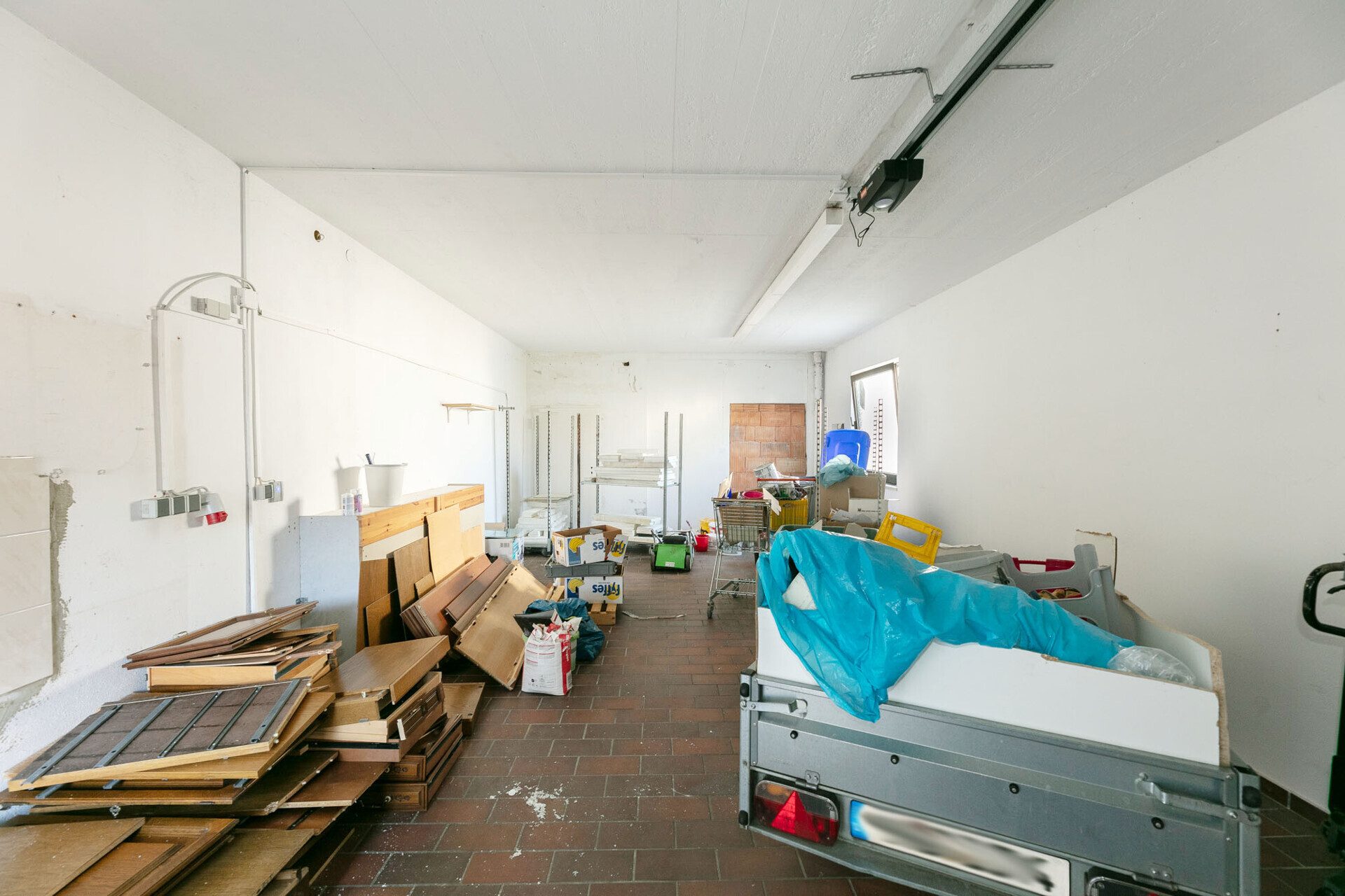 Immobilienangebot - Neu-Ulm/Burlafingen - Alle - Wohnen und Arbeiten unter einem Dach - großes ZFH mit viel Lagerfläche