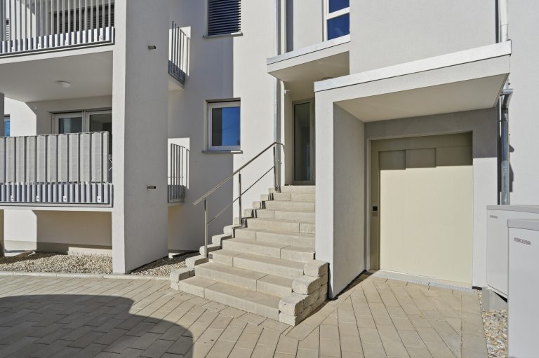 Immobilienangebot - Erbach-Ersingen - Alle - Neubau-Wohnung mit 3,5-Zimmern -
Mit Balkon und überdachtem Stellplatz