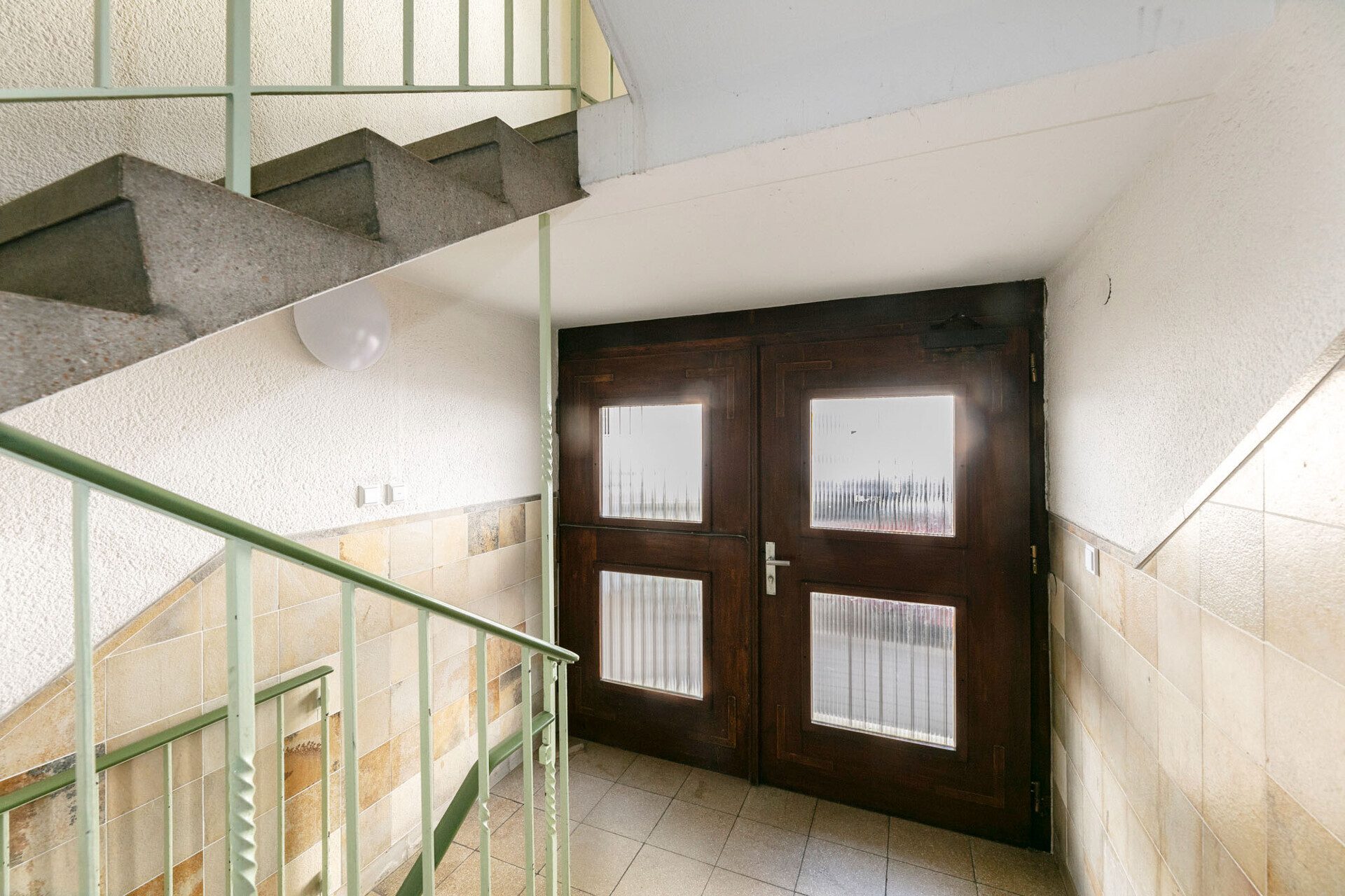 Immobilienangebot - Ulm - Alle - Zentral. Renoviert. Einziehen. – 3-Zi.-Wohnung in Ulm