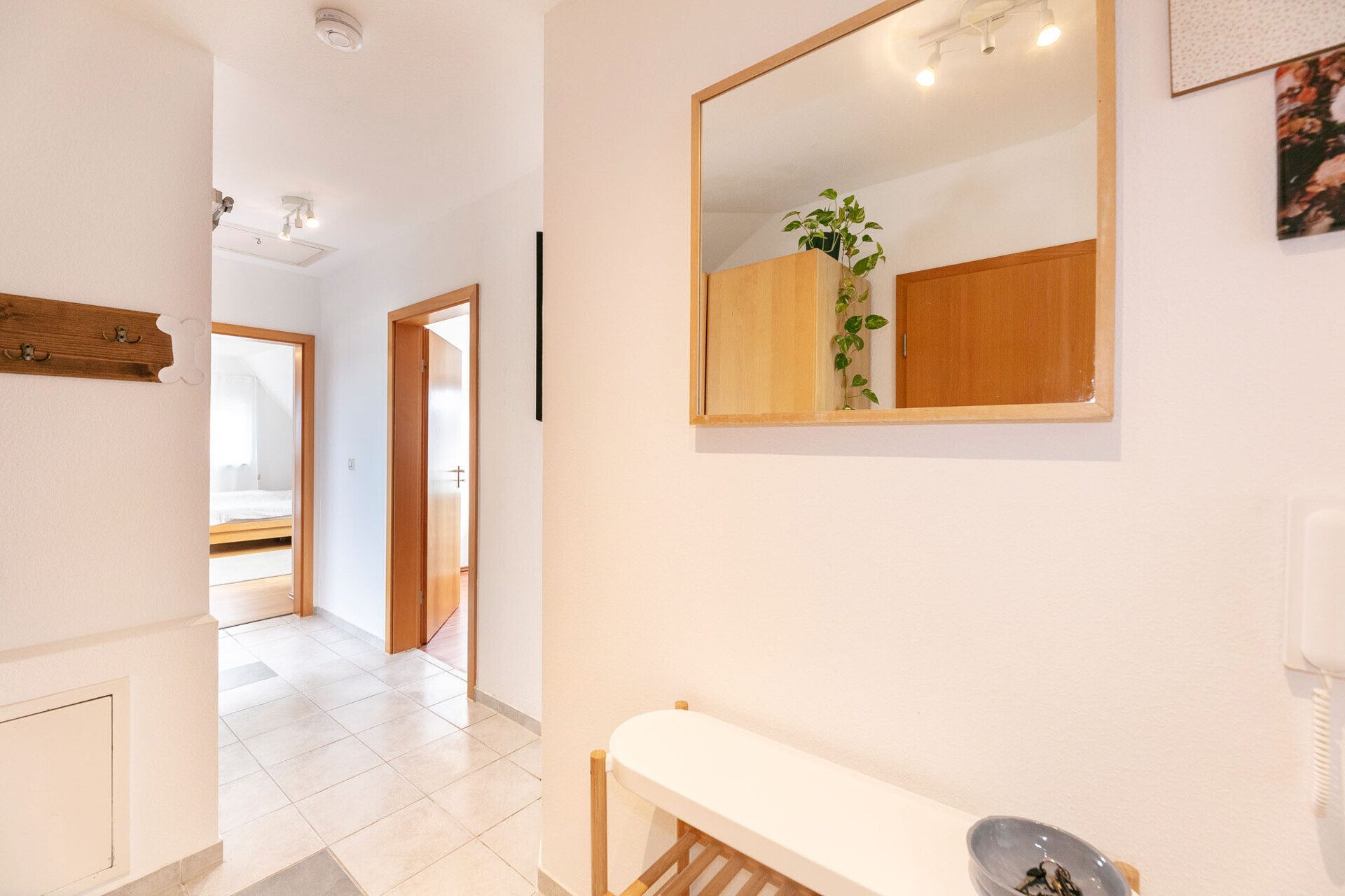 Immobilienangebot - Dornstadt / Tomerdingen - Alle - Dachgeschossflair trifft Wohnkomfort: 3,5 Zi. mit Balkon und Tiefgaragenstellplatz