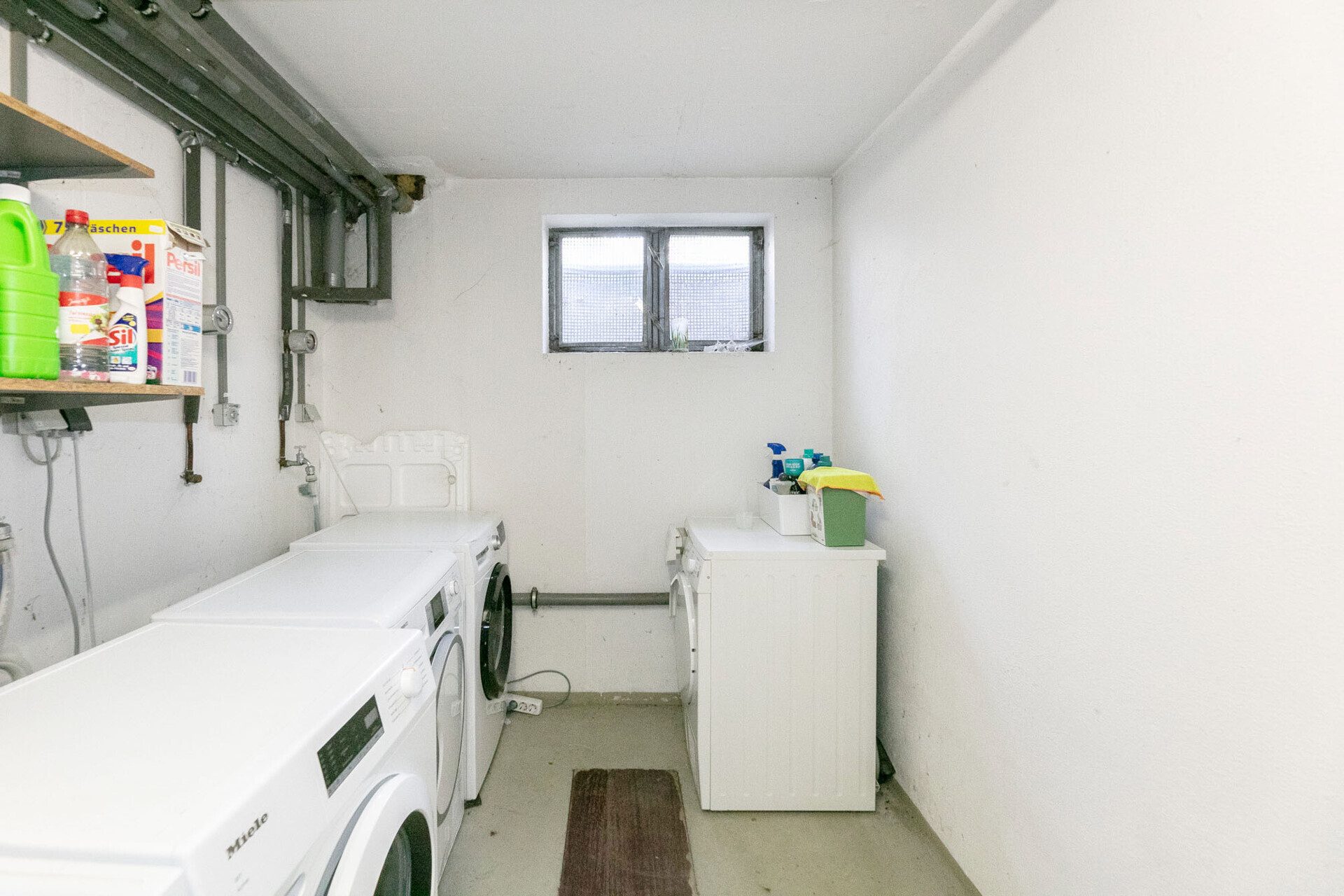 Immobilienangebot - Dornstadt / Tomerdingen - Alle - Dachgeschossflair trifft Wohnkomfort: 3,5 Zi. mit Balkon und Tiefgaragenstellplatz
