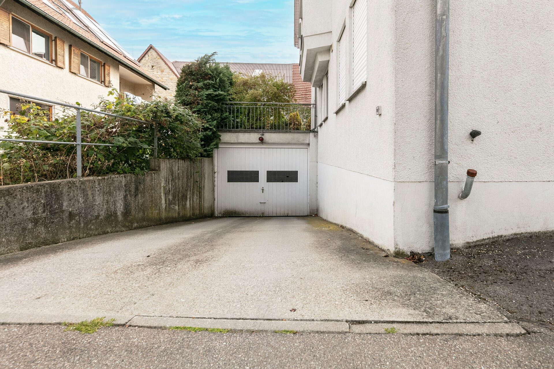 Immobilienangebot - Dornstadt / Tomerdingen - Alle - Dachgeschossflair trifft Wohnkomfort: 3,5 Zi. mit Balkon und Tiefgaragenstellplatz
