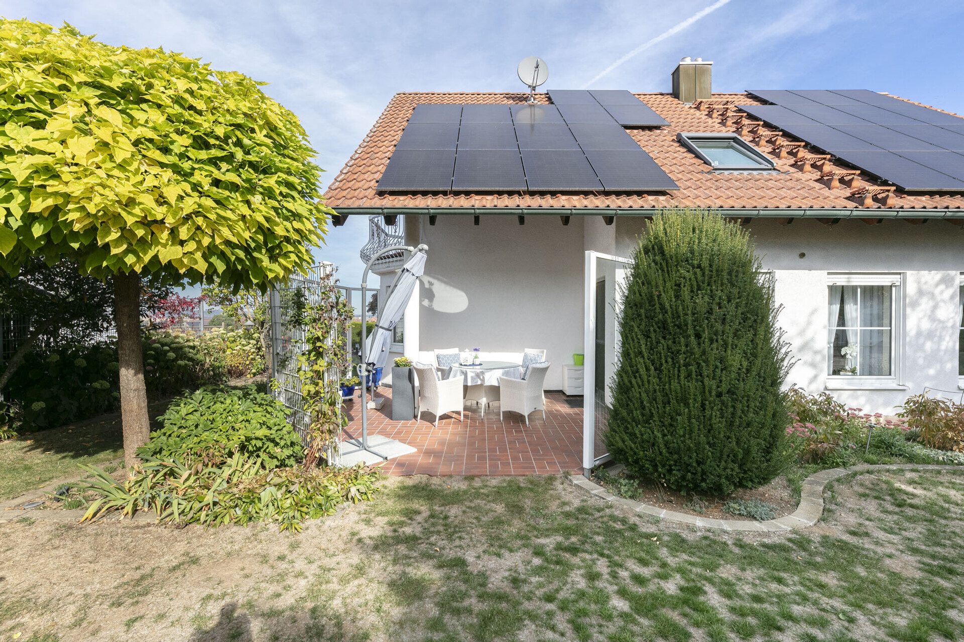 Immobilienangebot - Dornstadt / Bollingen - Alle - Ankommen und wohlfühlen – Familientraum mit liebevollem Garten
