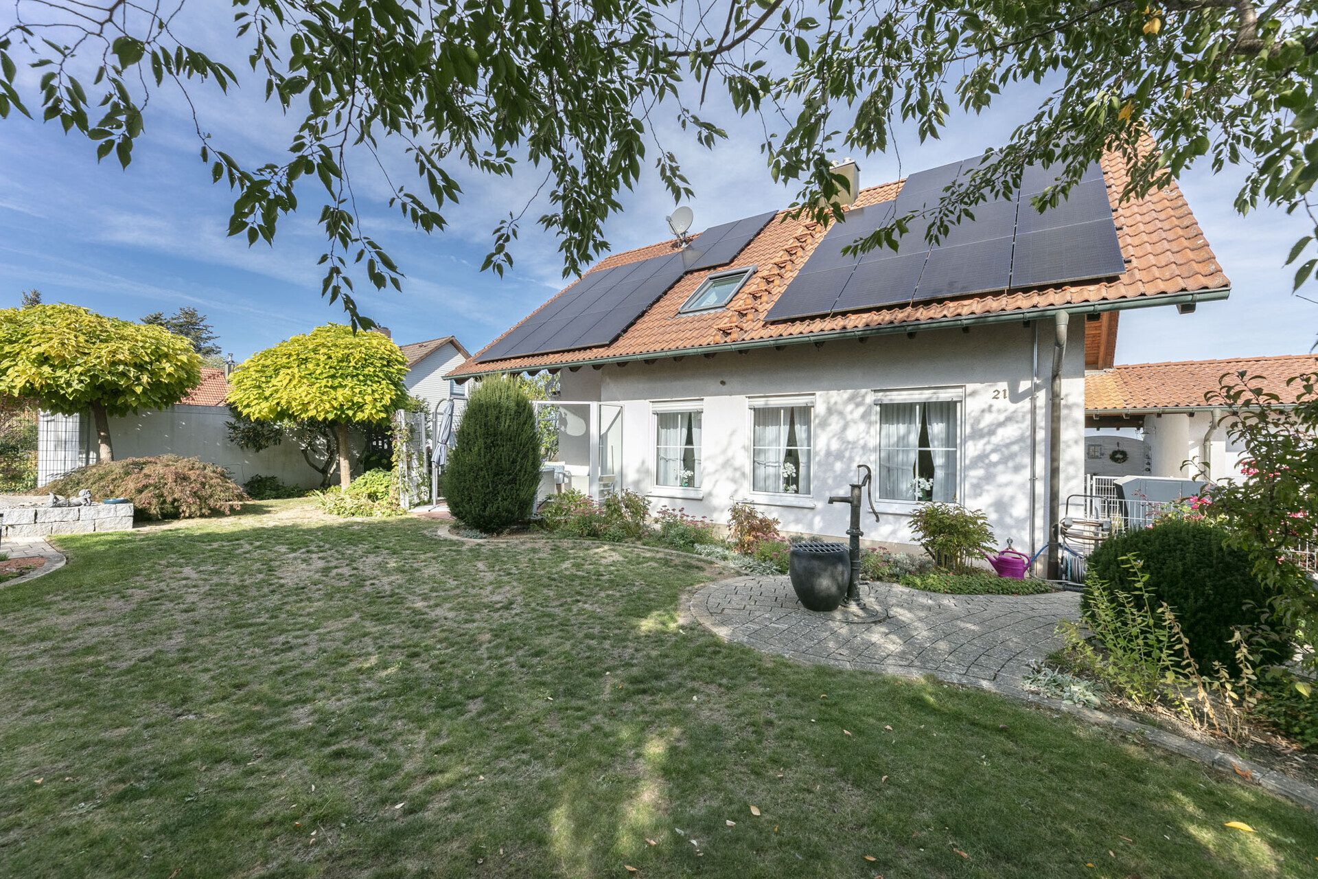 Immobilienangebot - Dornstadt / Bollingen - Alle - Ankommen und wohlfühlen – Familientraum mit liebevollem Garten