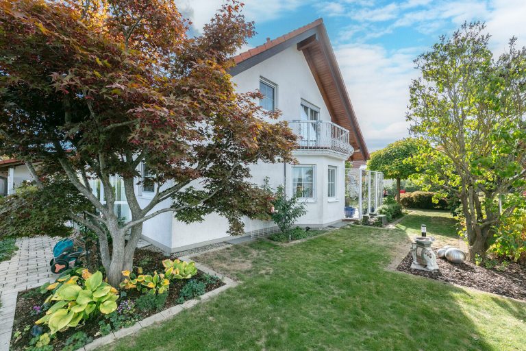 Immobilienangebot - Dornstadt / Bollingen - Alle - Ankommen und wohlfühlen – Familientraum mit liebevollem Garten