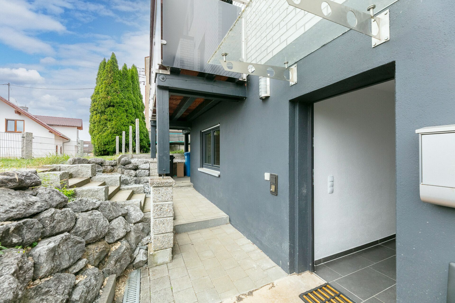 Immobilienangebot - Ulm / Eggingen - Alle - Wohnkomfort auf ca. 108 m² – mit Ankleide, Terrasse und Stellplatz