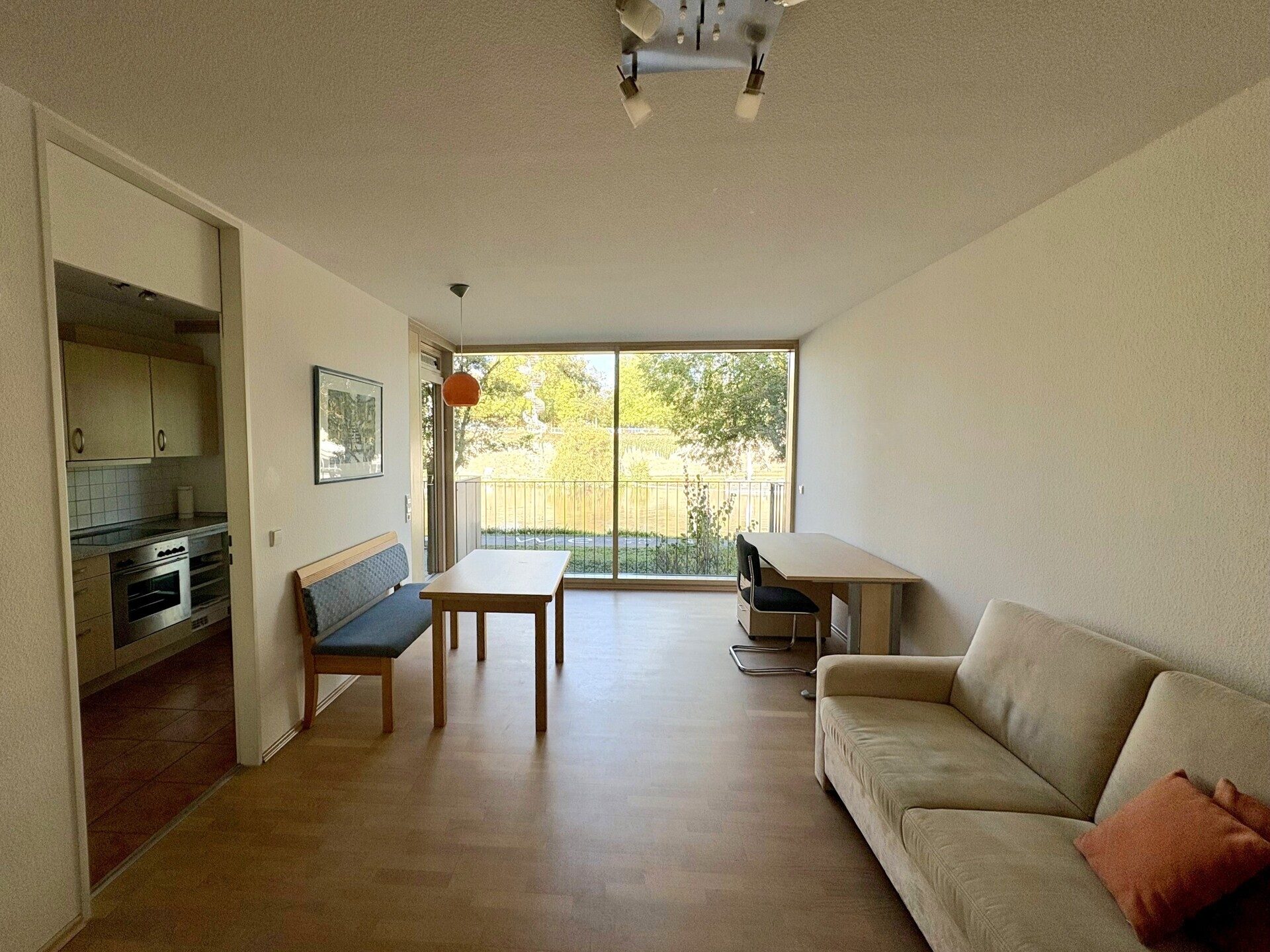 Immobilienangebot - Neu-Ulm - Alle - Traumhafter Donaublick: Moderne 2-Zimmer-Wohnung mit Balkon in Neu-Ulm