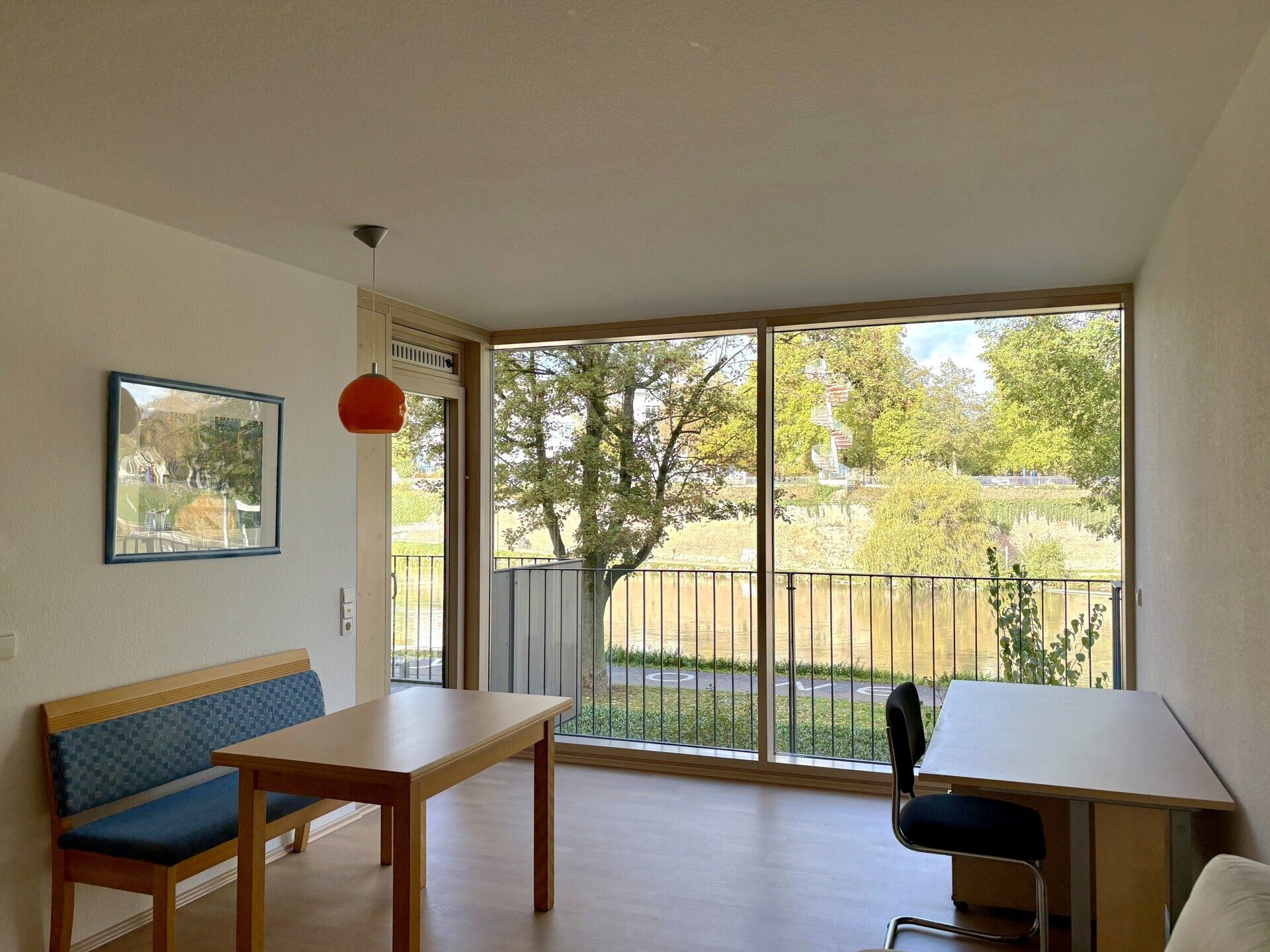 Immobilienangebot - Neu-Ulm - Alle - Traumhafter Donaublick: Moderne 2-Zimmer-Wohnung mit Balkon in Neu-Ulm