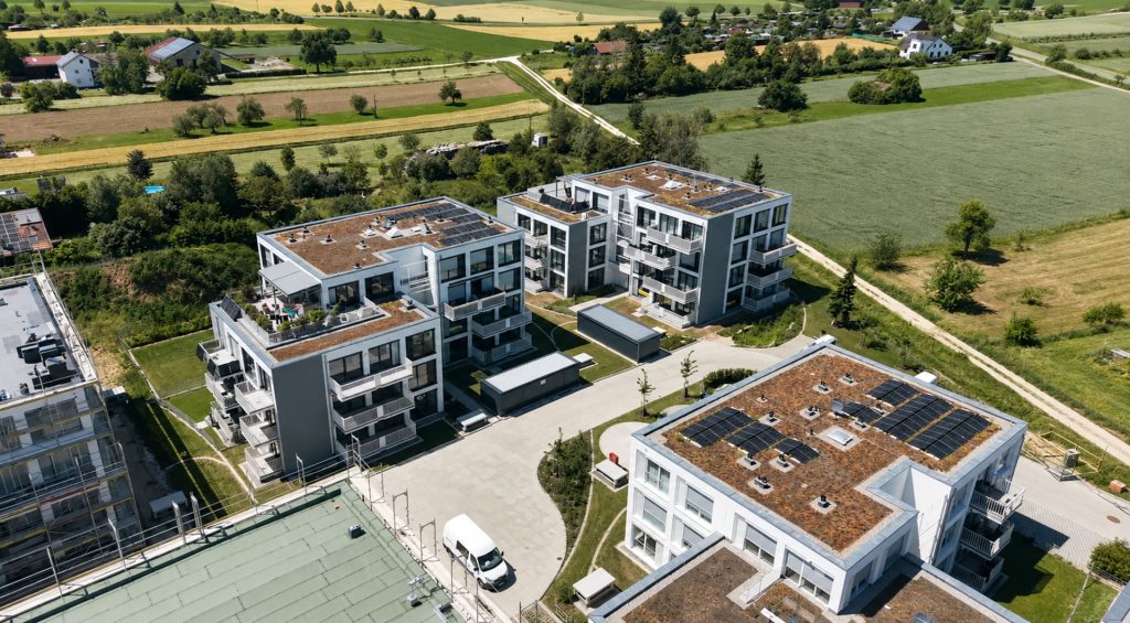 Hirn Immobilien GmbH - Immobilienangebot - Langenau - Wohnungen - 3,5-ZIMMER ETW MIT GARTENANTEIL - "WOHNEN IM PARK" IN LANGENAU - B05