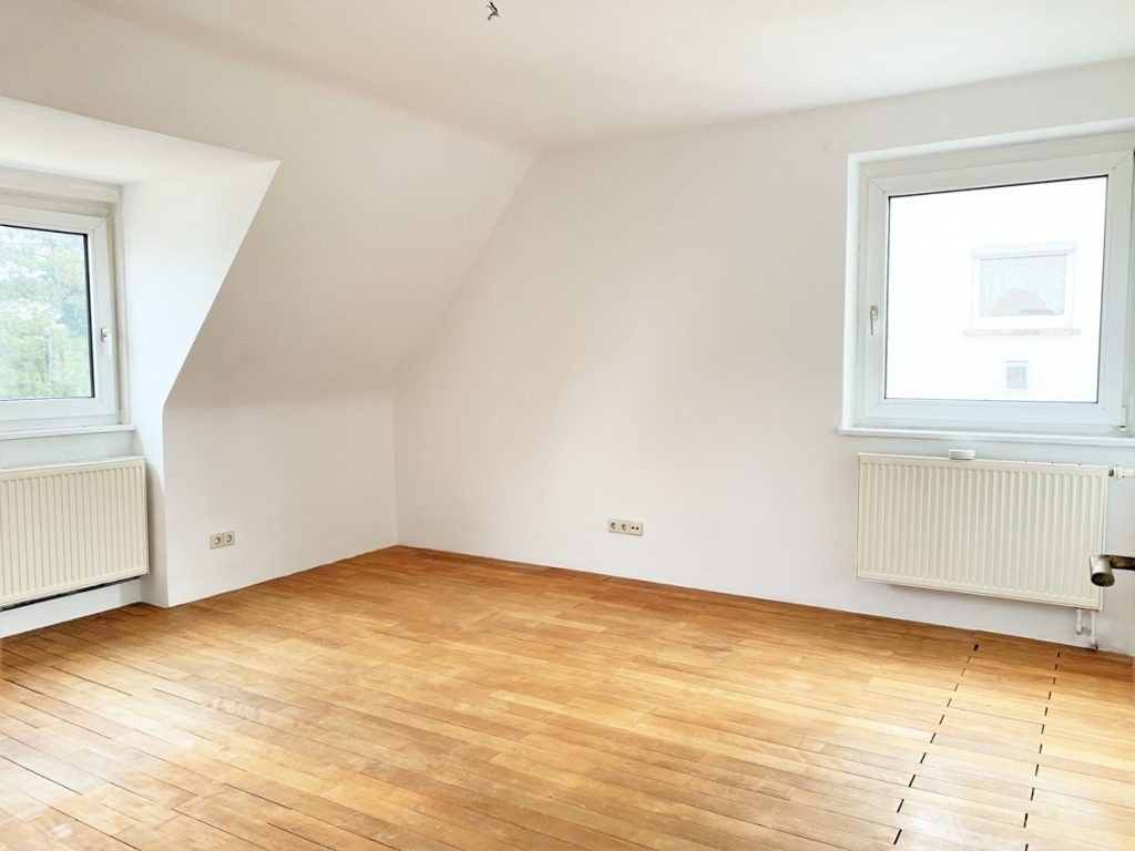 Hirn Immobilien GmbH - Immobilienangebot - Ulm - Wohnungen - "GEPFLEGTE 3-ZIMMER-DACHWOHNUNG IN DER ULMER WESTSTADT"