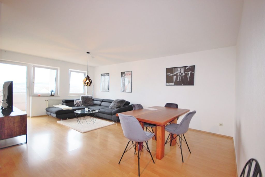 Hirn Immobilien GmbH - Immobilienangebot - Blaustein - Wohnungen - GEPFLEGTE WOHNUNG MIT BALKON, TG- u. AUßENSTELLPLATZ IN UNINÄHE IN BLAUSTEIN