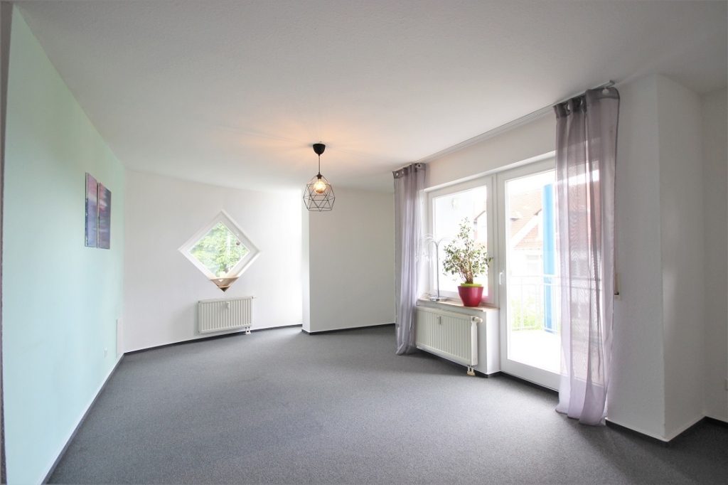 Hirn Immobilien GmbH - Immobilienangebot - Blaustein - Wohnungen - GEPFLEGTE 2 ZIMMER WOHNUNG MIT SÜDBALKON UND EINBAUKÜCHE IN ULM-BLAUSTEIN
