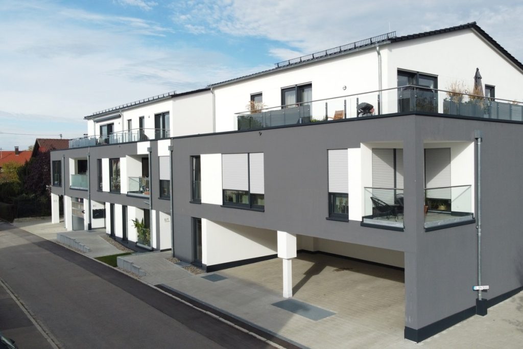 Hirn Immobilien GmbH - Immobilienangebot - Illerkirchberg / Unterkirchberg - Wohnungen - "GROßE 4 ZIMMERWOHNUNG MIT WEST-LOGGIA, EINBAUKÜCHE, TIEFGARAGENSTELLPLATZ UND CARPORT"