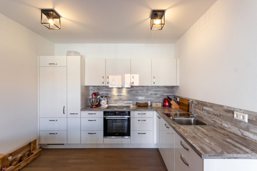 Hirn Immobilien GmbH - Immobilienangebot - Langenau - Wohnungen - NEUWERTIGE 2 ZIMMER-WOHNUNG MIT BALKON UND EINBAUKÜCHE IN LANGENAU