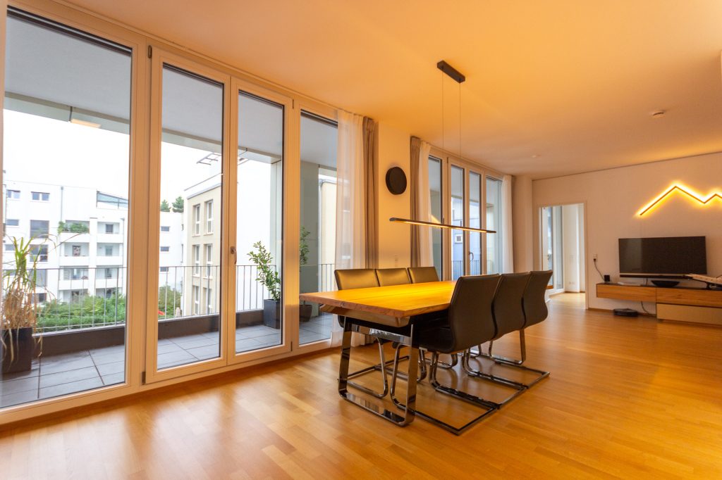 Hirn Immobilien GmbH - Immobilienangebot - Ulm - Wohnungen - MODERNE 3-ZIMMER WOHNUNG MIT GROßEM SÜD-BALKON IM ULMER WESTEN
