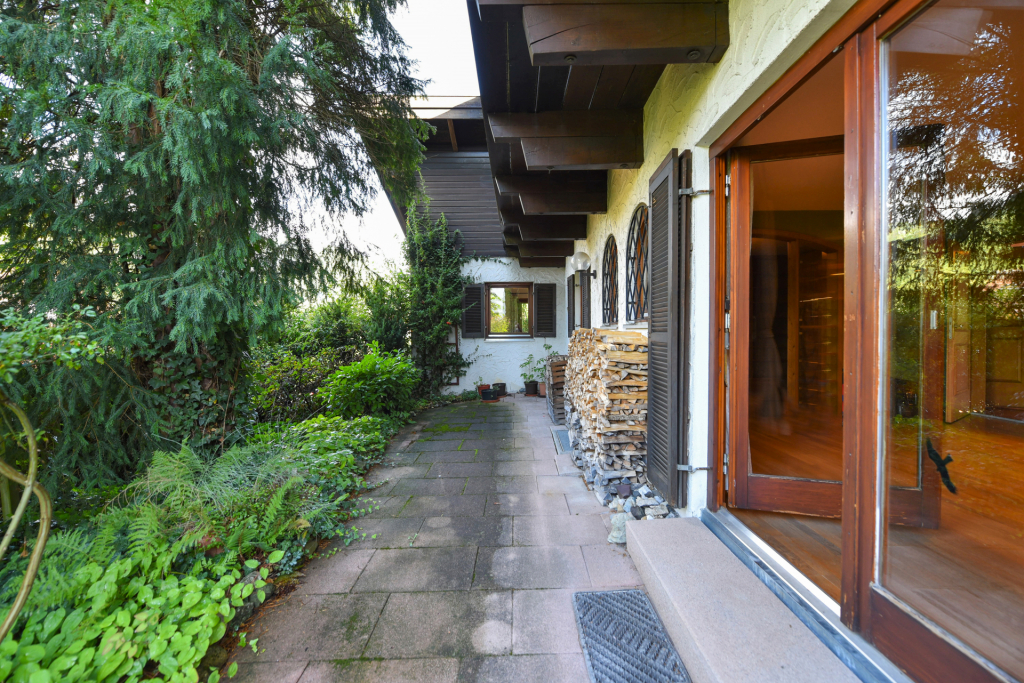 Außenbereich Hirn Immobilien GmbH - Immobilienangebot - Bad Überkingen - Häuser - REPRÄSENTATIV UND GERÄUMIG! IHRE WOHLFÜHLOASE IN BAD ÜBERKINGEN!