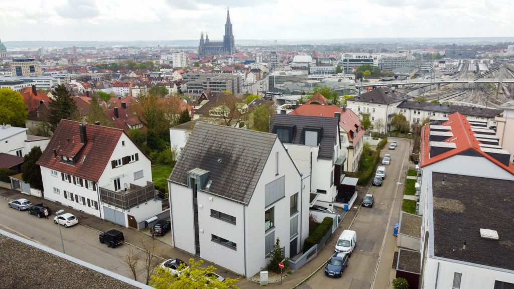 Hirn Immobilien GmbH - Immobilienangebot - Ulm - Wohnungen - HOCHWERTIGES 3,5-ZIMMER PENTHOUSE MIT WEITSICHT AM ULMER MICHELSBERG