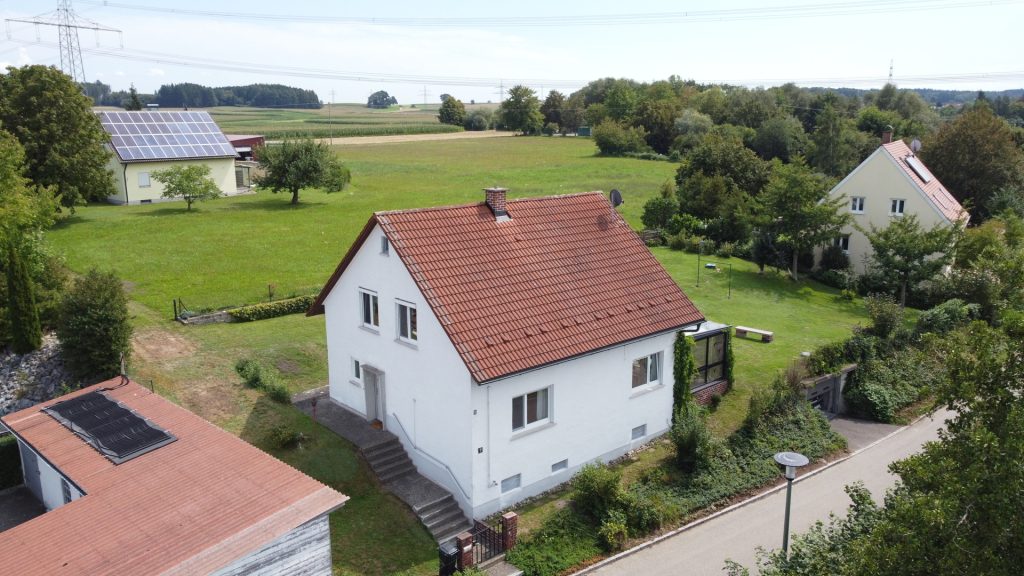Hirn Immobilien GmbH - Immobilienangebot - Pfaffenhofen an der Roth - Häuser - IHRE ZUKUNFT BEGINNT HIER: EINFAMILIENHAUS MIT TRAUMGRUNDSTÜCK IN PFAFFENHOFEN