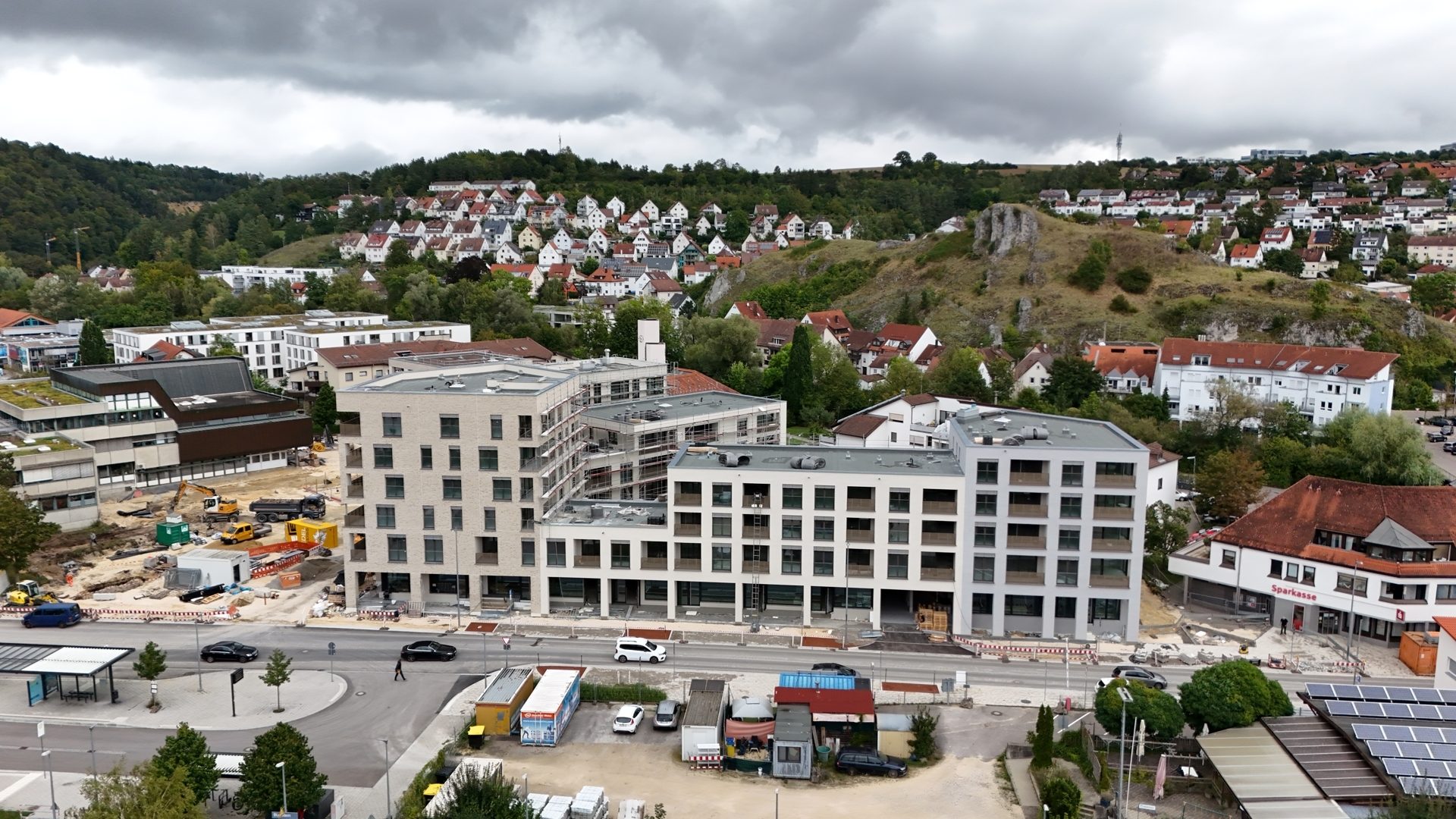 Hirn Immobilien GmbH - Immobilienangebot - Blaustein - Alle - Einzelhandelsfläche in Top-Lage der Blauhöfen – Perfekt für Ihre Geschäftsidee