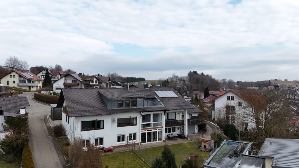 Hirn Immobilien GmbH - Immobilienangebot - Ochsenhausen - Wohnungen - 5 ZIMMER EIGENTUMSWOHNUNG IM GARTENGESCHOSS - OCHSENHAUSEN!