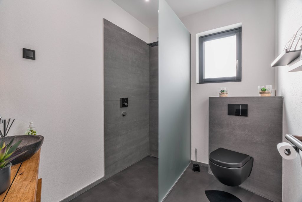 Hirn Immobilien GmbH - Immobilienangebot - Ulm - Häuser - Exklusives Einfamilienhaus in Böfingen-Lettenwald: Modernes Wohnen mit Luxus und Privatsphäre