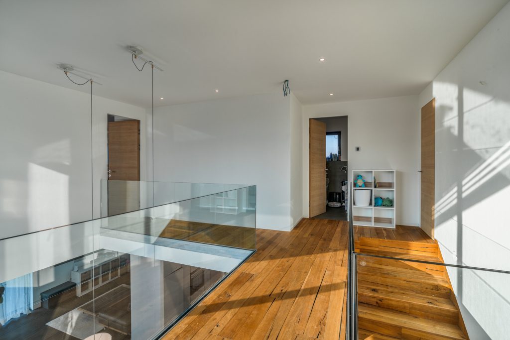 Hirn Immobilien GmbH - Immobilienangebot - Ulm - Häuser - Exklusives Einfamilienhaus in Böfingen-Lettenwald: Modernes Wohnen mit Luxus und Privatsphäre