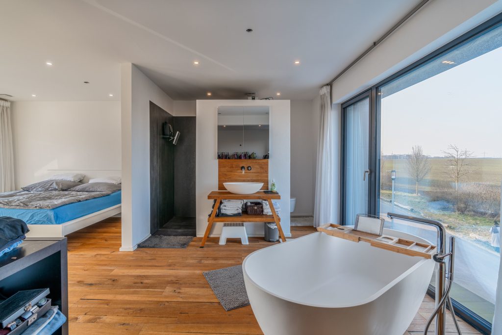 Hirn Immobilien GmbH - Immobilienangebot - Ulm - Häuser - Exklusives Einfamilienhaus in Böfingen-Lettenwald: Modernes Wohnen mit Luxus und Privatsphäre