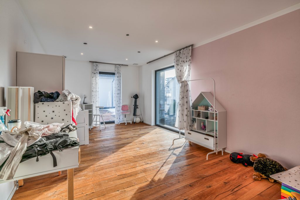 Hirn Immobilien GmbH - Immobilienangebot - Ulm - Häuser - Exklusives Einfamilienhaus in Böfingen-Lettenwald: Modernes Wohnen mit Luxus und Privatsphäre