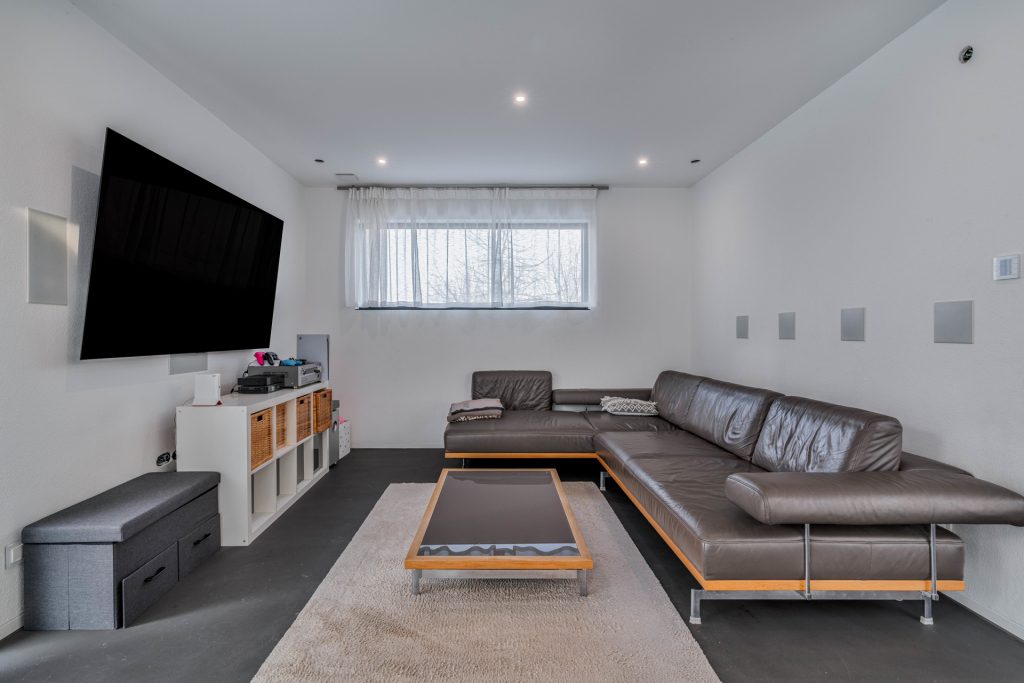 Hirn Immobilien GmbH - Immobilienangebot - Ulm - Häuser - Exklusives Einfamilienhaus in Böfingen-Lettenwald: Modernes Wohnen mit Luxus und Privatsphäre
