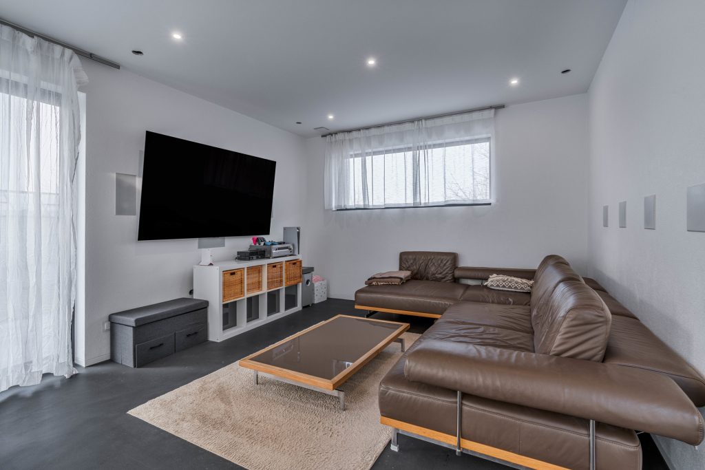 Hirn Immobilien GmbH - Immobilienangebot - Ulm - Häuser - Exklusives Einfamilienhaus in Böfingen-Lettenwald: Modernes Wohnen mit Luxus und Privatsphäre