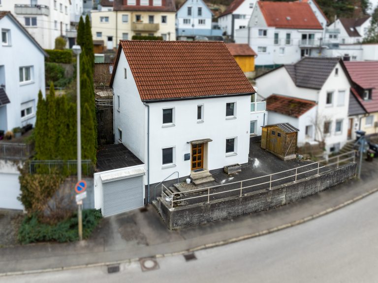 Hirn Immobilien GmbH - Immobilienangebot - Blaustein / Herrlingen - Häuser - EINFAMILIENHAUS MIT CHARME UND SANIERUNGSBEDARF IN BLAUSTEIN/HERRLINGEN