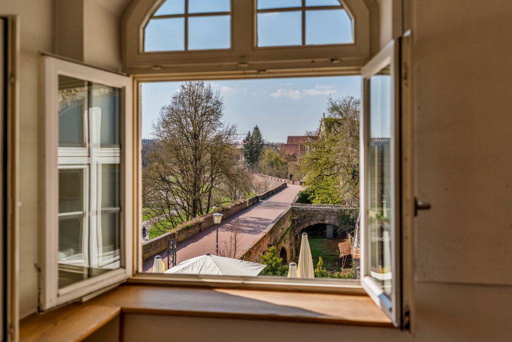 Hirn Immobilien GmbH - Immobilienangebot - Ulm - Wohnungen - EINMALIGE GELEGENHEIT - TRAUMHAFTE 5-ZIMMER WOHNUNG DIREKT AM ULMER DONAUUFER