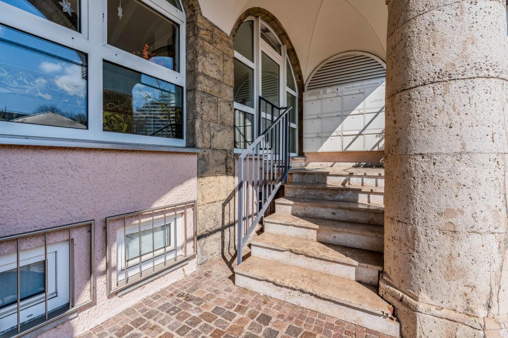 Hirn Immobilien GmbH - Immobilienangebot - Ulm - Alle - GROßE BÜROEINHEIT DIREKT AN DER DONAU