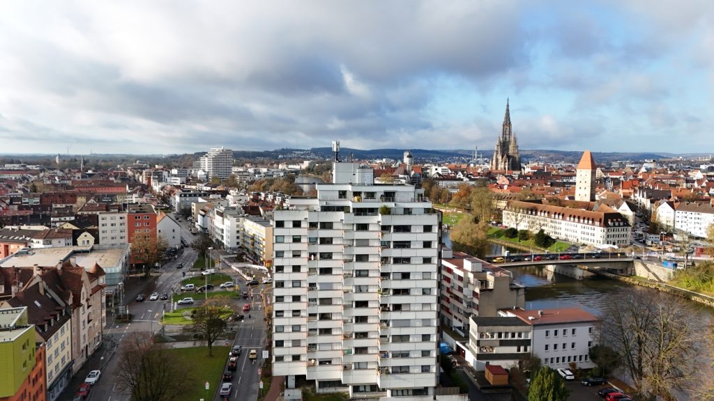 Hirn Immobilien GmbH - Immobilienangebot - Neu-Ulm - Wohnungen - KAPITALANLAGE: ZENTRALE 3-ZIMMER WOHNUNG IM 2. OG IN NEU-ULM