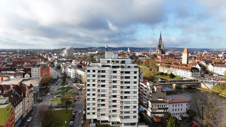Hirn Immobilien GmbH - Immobilienangebot - Neu-Ulm - Wohnungen - KAPITALANLAGE: ZENTRALE 3-ZIMMER WOHNUNG IM 2. OG IN NEU-ULM