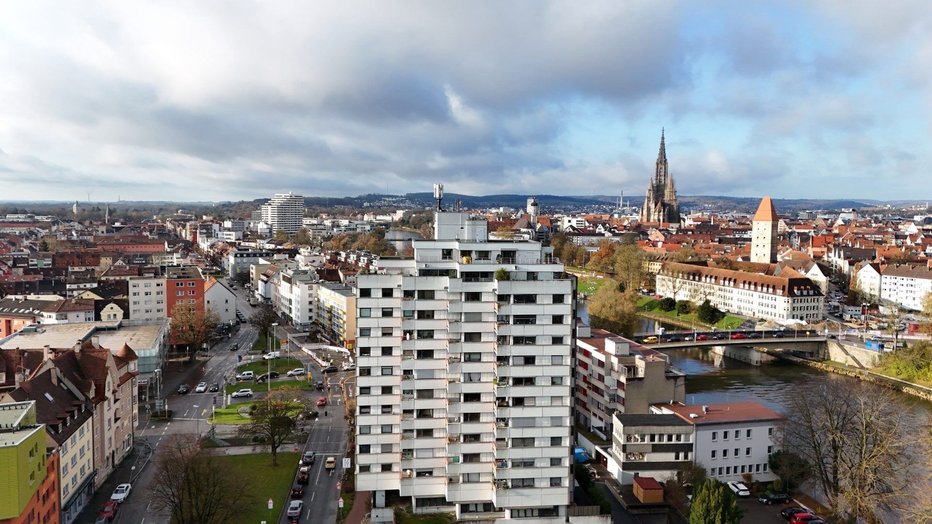 Hirn Immobilien GmbH - Immobilienangebot - Neu-Ulm - Wohnungen - KAPITALANLAGE: ZENTRALE 3-ZIMMER WOHNUNG IM 2. OG IN NEU-ULM