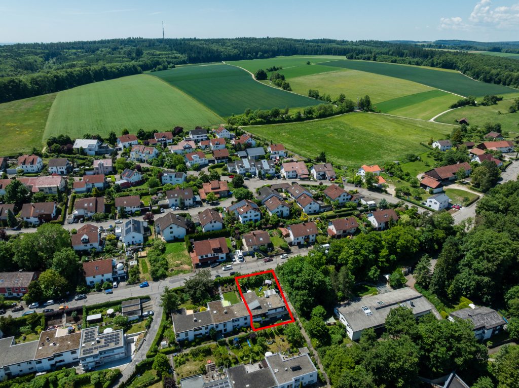 Hirn Immobilien GmbH - Immobilienangebot - Blaustein - Häuser - LICHT. LAGE. LEBENSQUALITÄT.
REIHENECKHAUS MIT EINLIEGERWOHNUNG IN BLAUSTEIN!