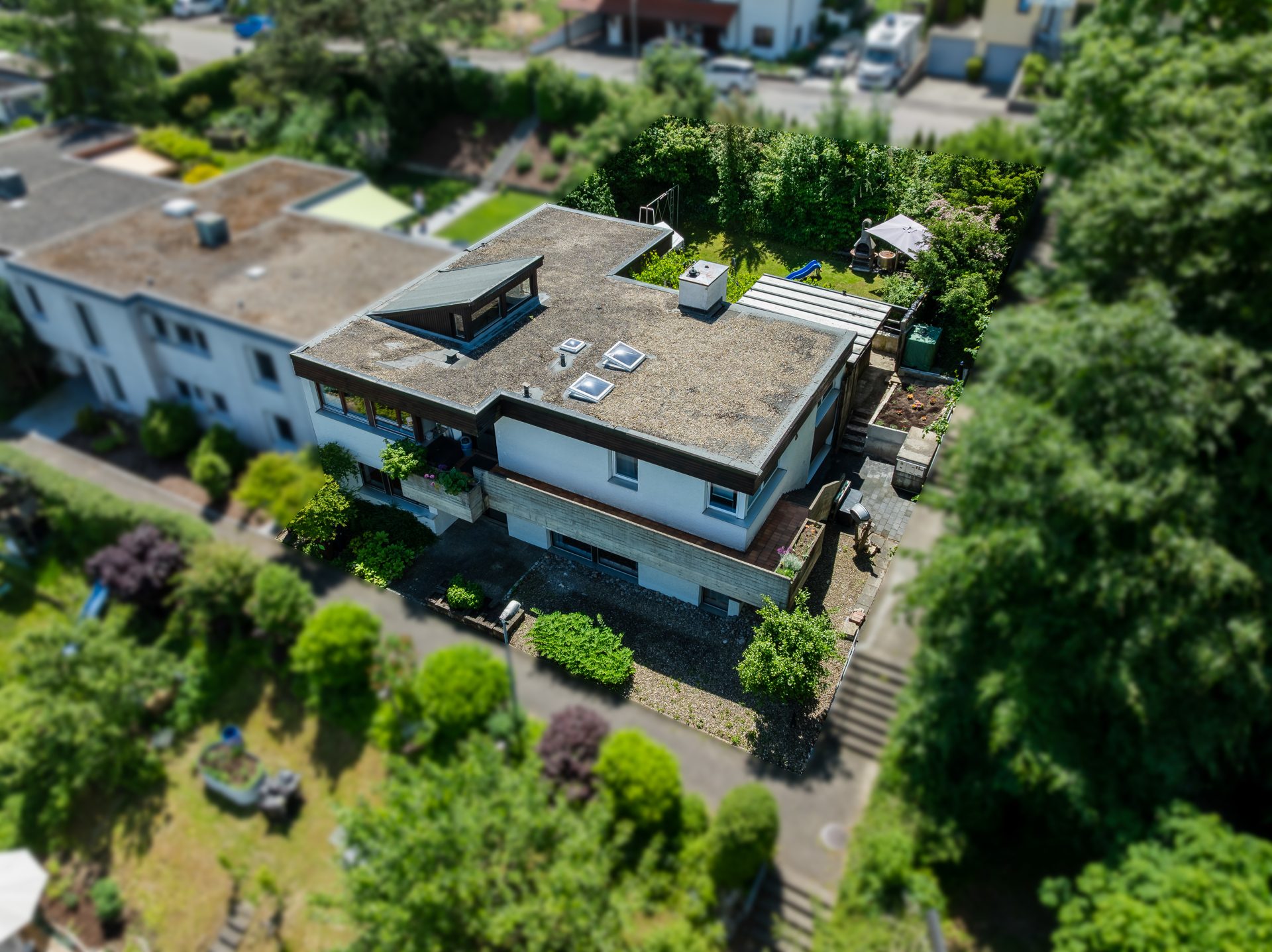 Hirn Immobilien GmbH - Immobilienangebot - Blaustein - Häuser - LICHT. LAGE. LEBENSQUALITÄT.
REIHENECKHAUS MIT EINLIEGERWOHNUNG IN BLAUSTEIN!