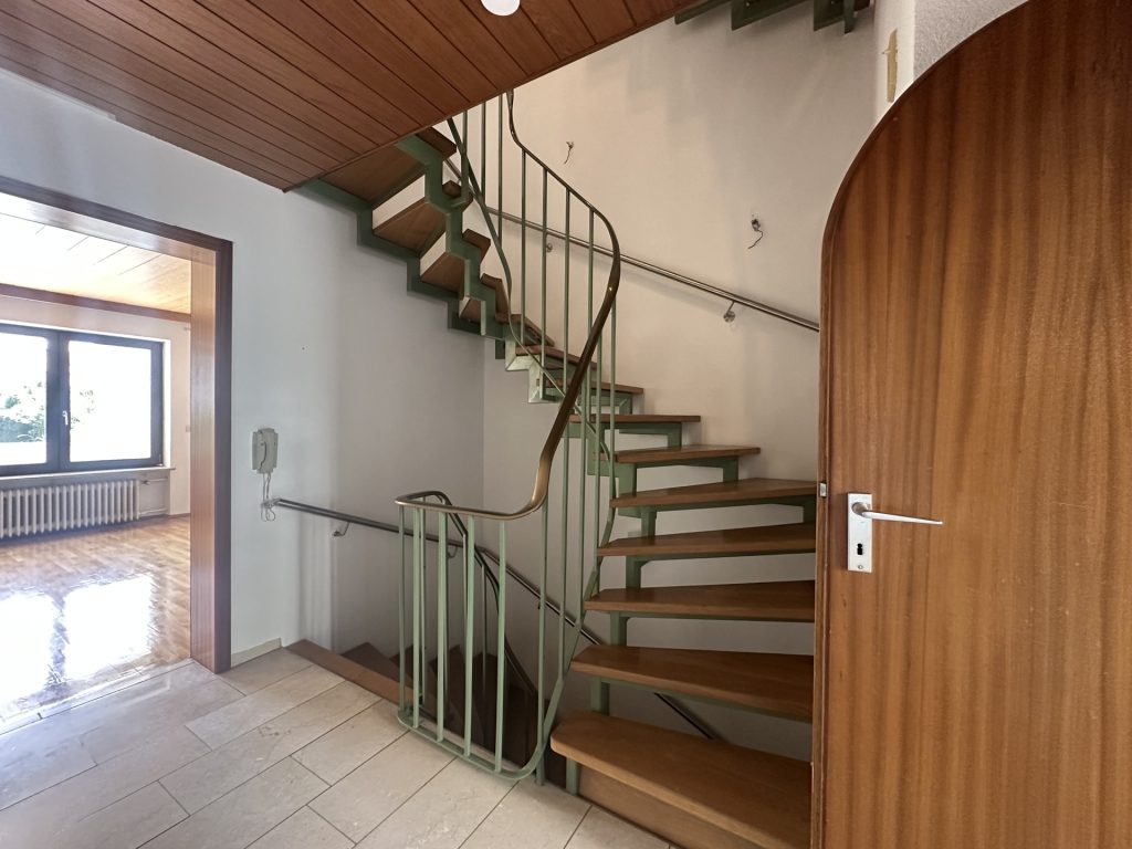 Hirn Immobilien GmbH - Immobilienangebot - Neu-Ulm - Häuser - Platz für die ganze Familie - Gartenglück im Neu-Ulmer Stadtteil Offenhausen